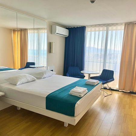 Lux Apartaments บาทูมิ ภายนอก รูปภาพ