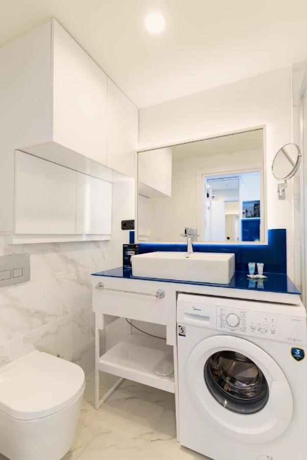 Lux Apartaments บาทูมิ ภายนอก รูปภาพ