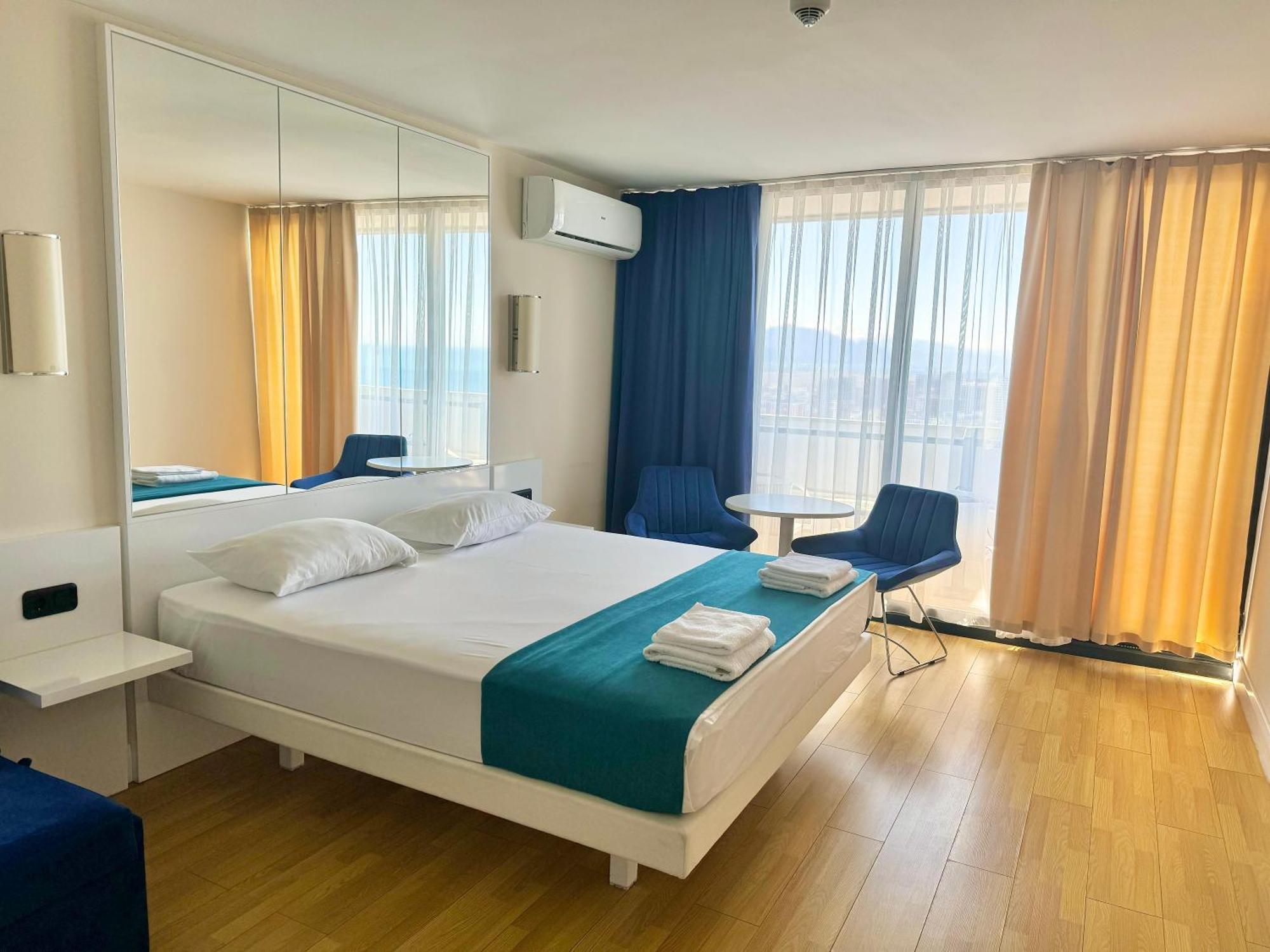 Lux Apartaments บาทูมิ ภายนอก รูปภาพ