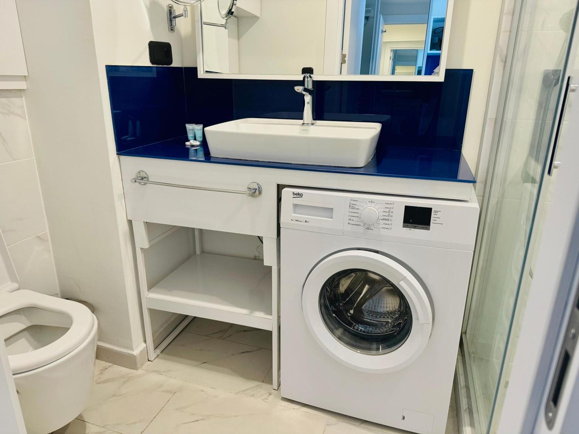 Lux Apartaments บาทูมิ ภายนอก รูปภาพ