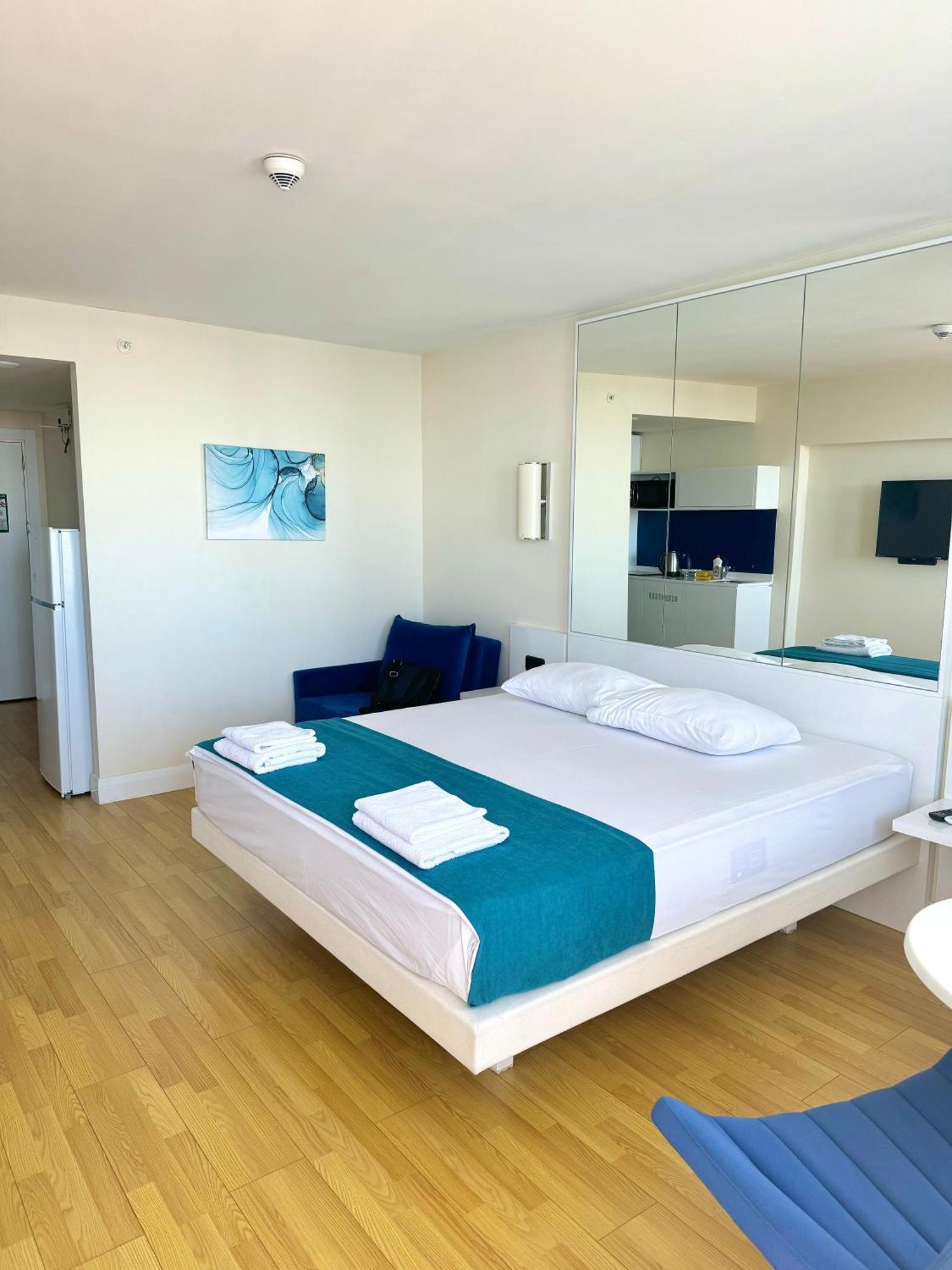 Lux Apartaments บาทูมิ ภายนอก รูปภาพ